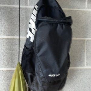 Nike book bag | good condition | needs a lil work | durable